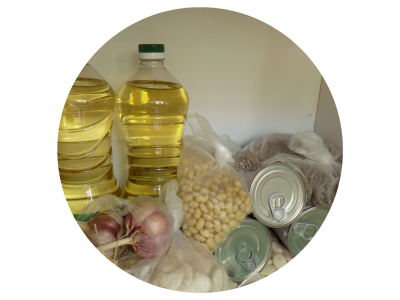Alimentos ordenados y protegidos